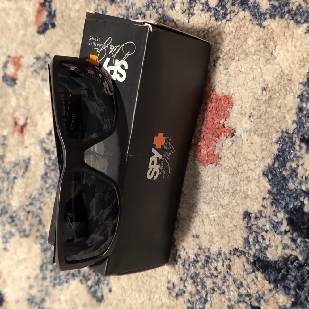 Spy sunglasses signature series